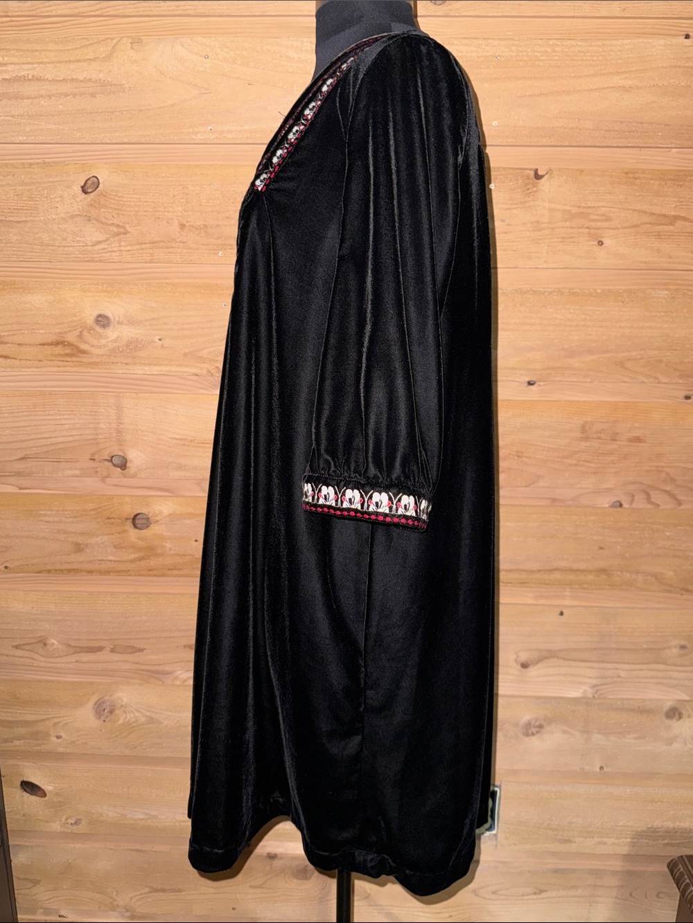 Black Velvet Boho Dress with Red & White Embroidery pockets size EU34 : US 2/4 - Picture 7 of 15